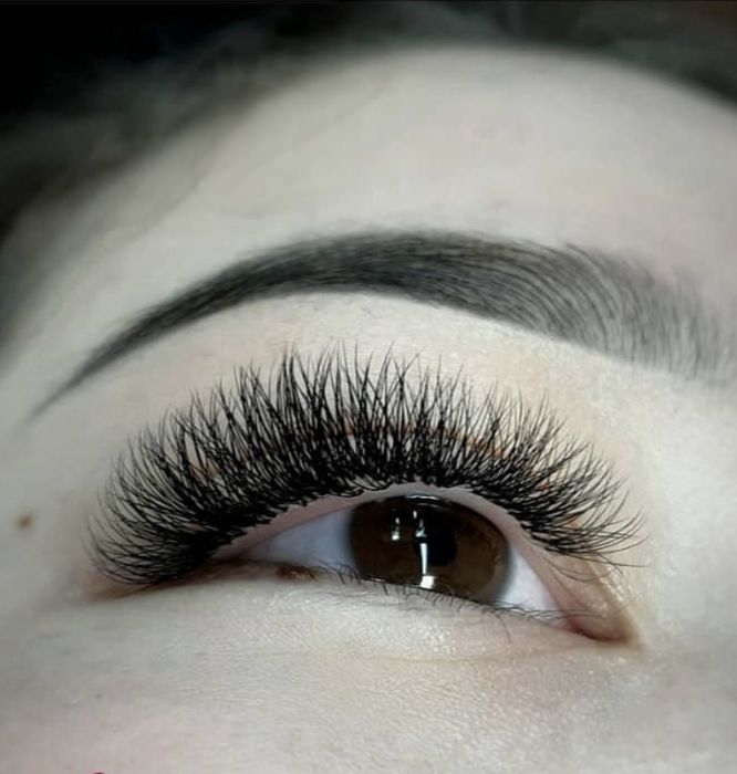 Наращивание ресниц 7000тг любой обьем