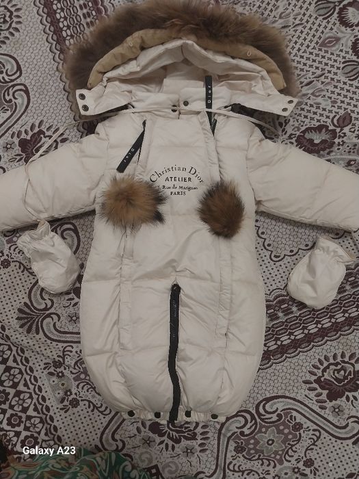 Продаю зимний комбинезон трансформер