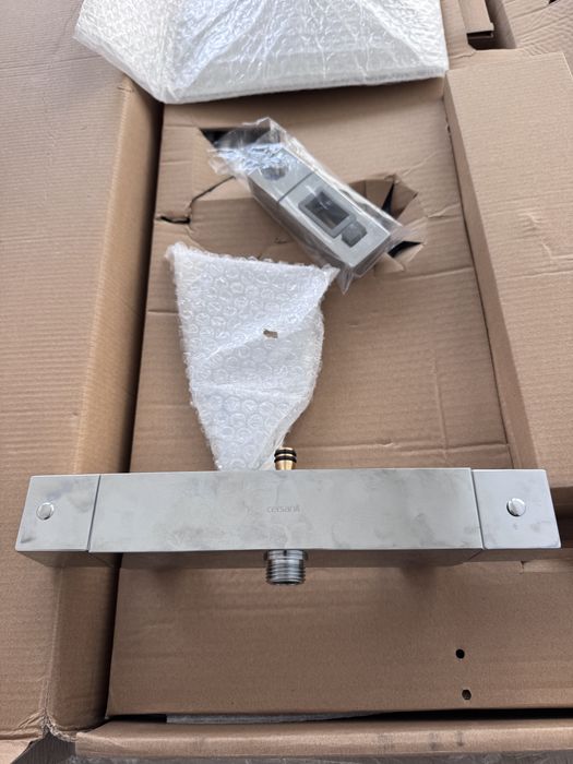 Coloana de dus cu termostat