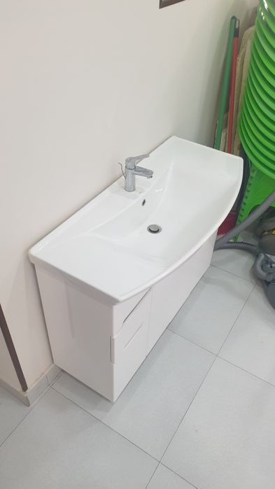 Умывальник Раковина шкафи ва Grohe миксеры билан