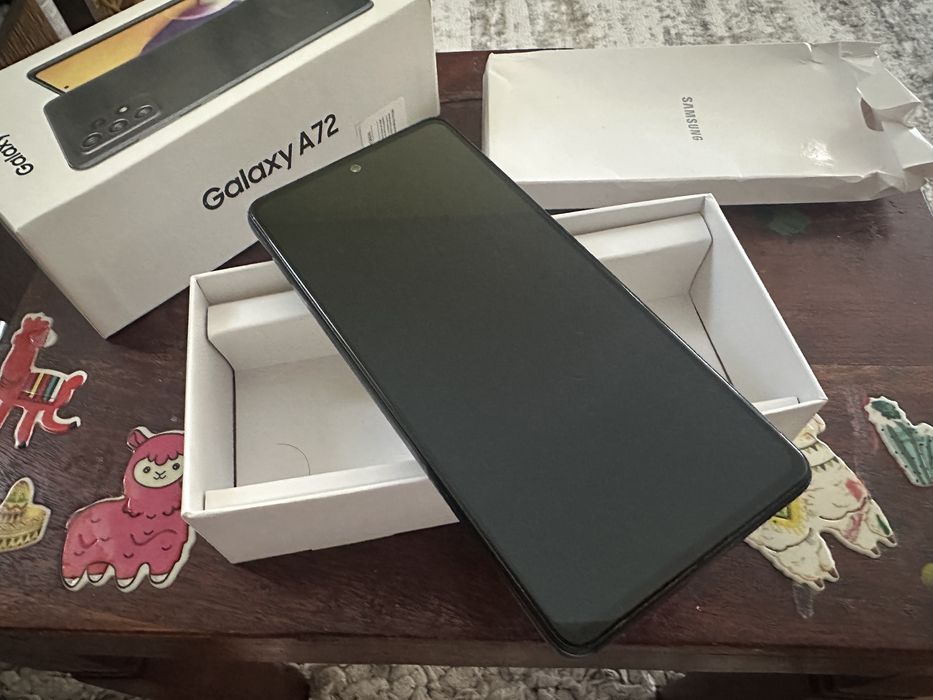 Samsung Galaxy A72 cutie completa