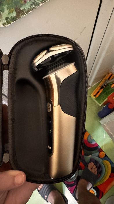 Самобръсначка Philips i9000 Prestige Ultra