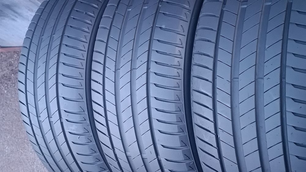 245/45/18 Bridgestone