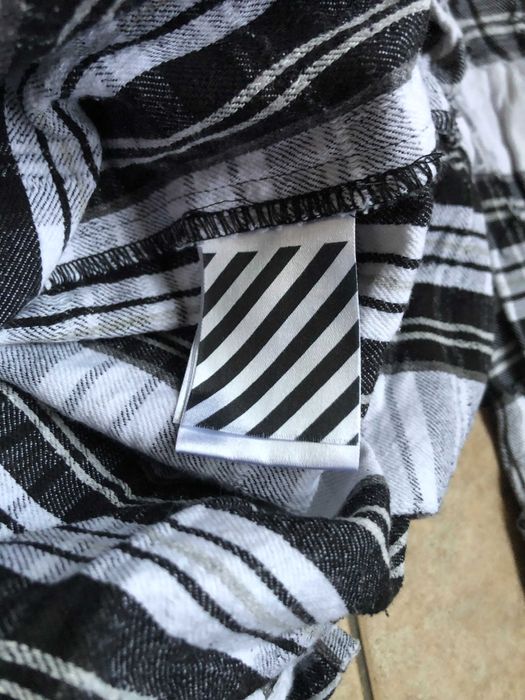 Off White Distressed shirt L