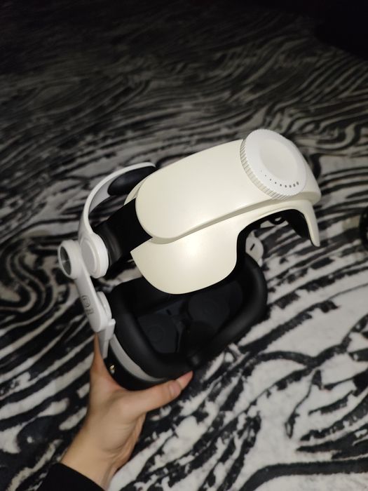 Oculus Quest 2 64GB с различными аксессуарами