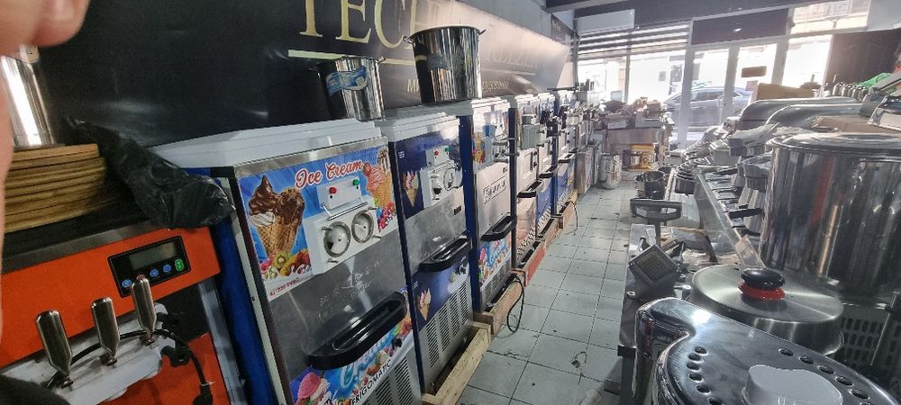 Frezer muzqaymoq apparatlari, xar hil turi mavjud