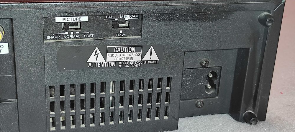video player AIWA model hv - e 101dip - cititi anuntul