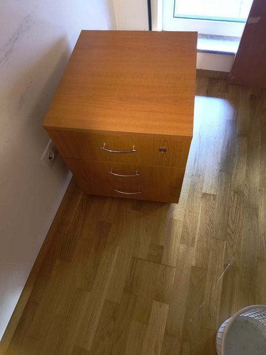 SET MOBILIER BIROU – Se vinde și pe piese