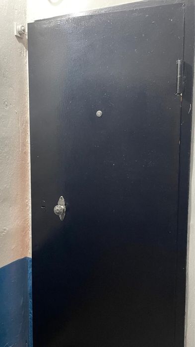 Продаётся входная металлическая дверь