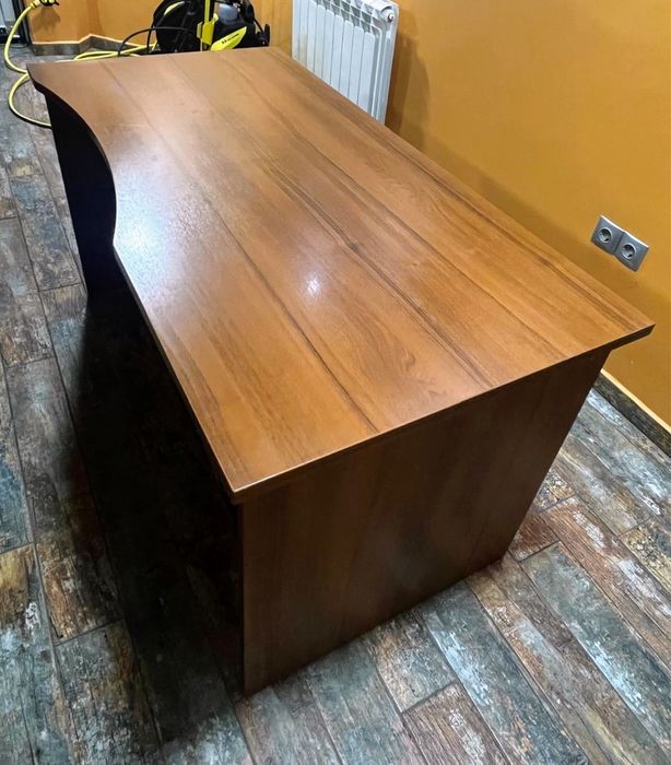 Комплект две офис бюра с два стола