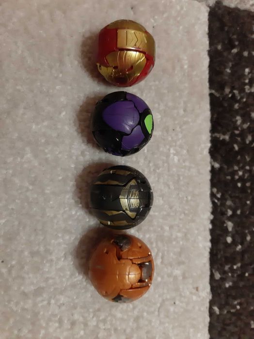 Lot 4 figurine bakugan