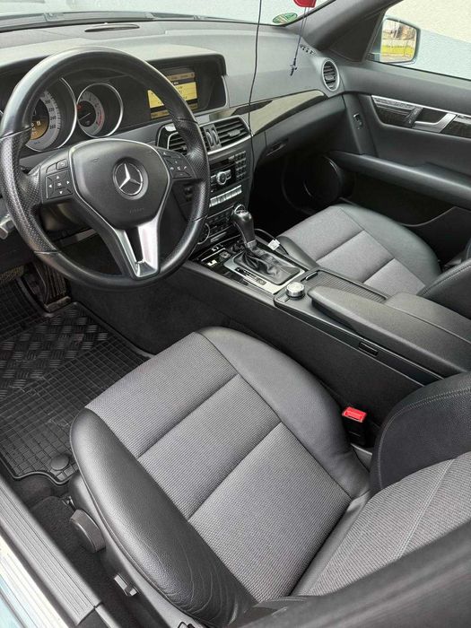 Mercedes-Benz C-Class W204 Avantgarde 1.8 Benzină – 204 CP  IMPECABIL