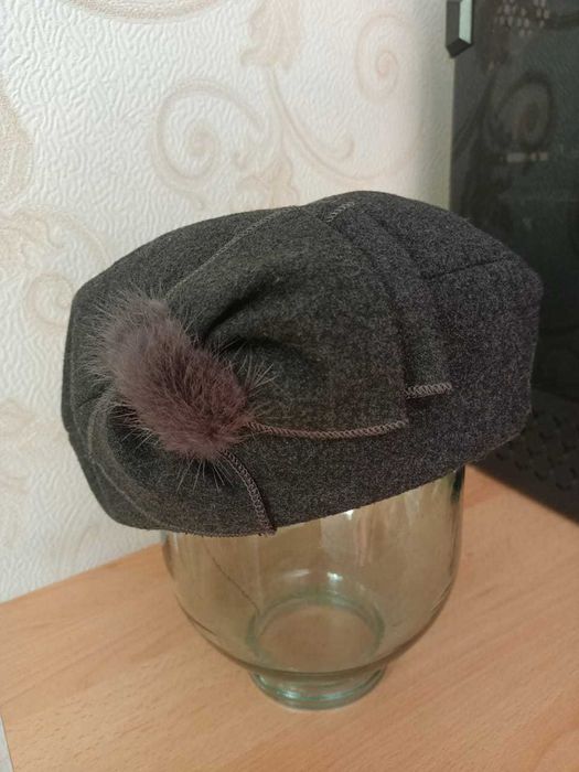 Береты ,шапки  женские  бу