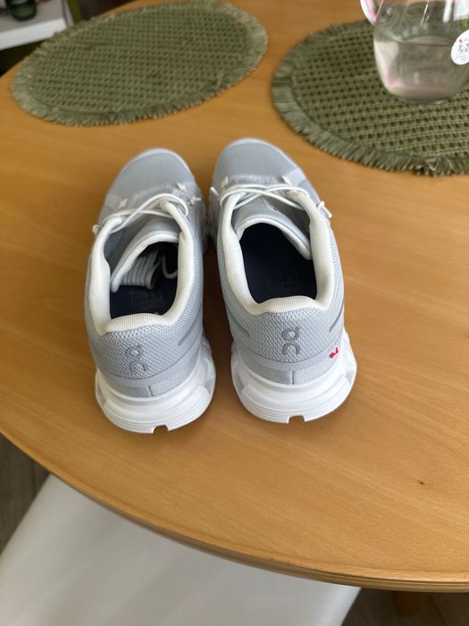 Чисто нови On Cloud маратонки