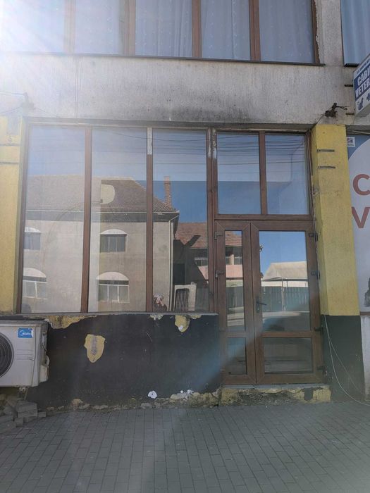 De inchiriat SPATIU COMERCIAL 65 mp Ghimbav, DN1