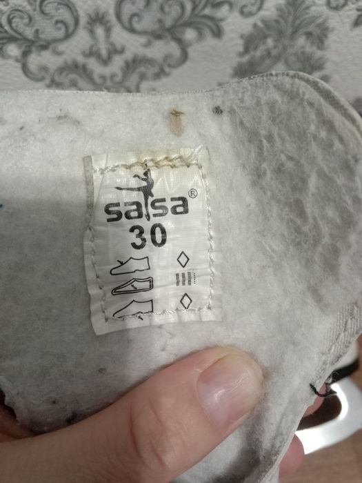 Продам детский Коньки в отличном состояний