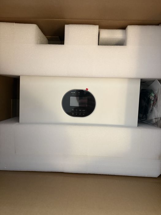 Growatt SPF6000 ES PLUS