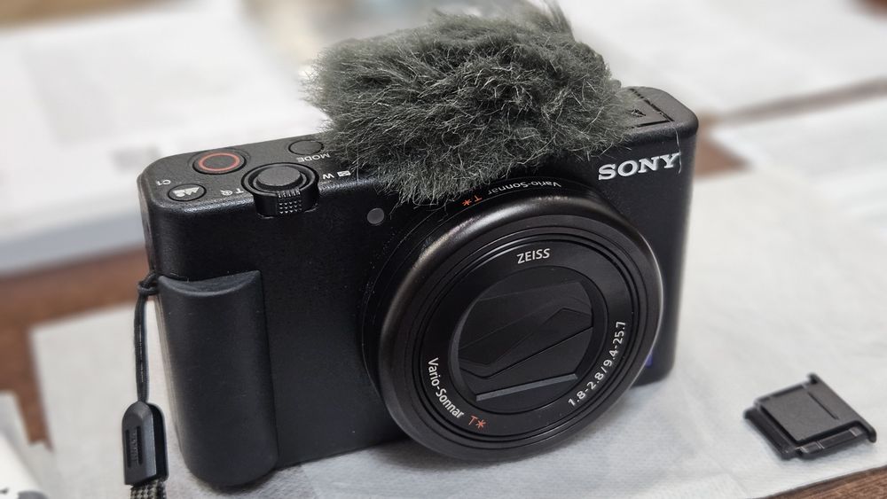 Камера Sony ZV-1  для блогеров и стримеров