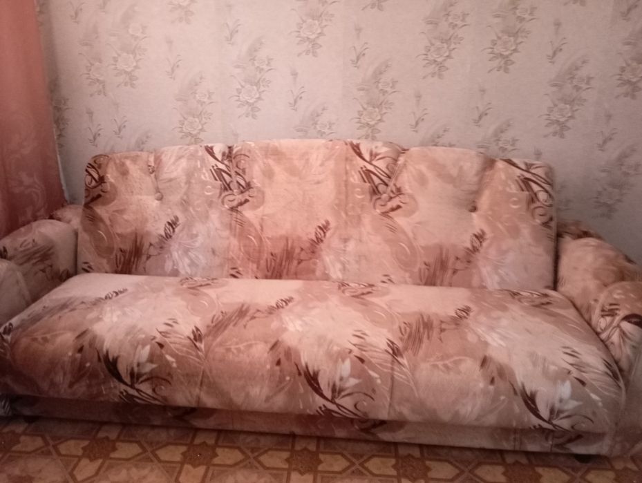 Мягкий уголок ,диван и два кресла