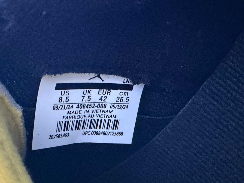 Air Jordan 4 Retro Thunder 42