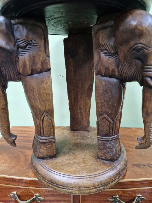 Рядка антикварна англоиндийска дървена масичка