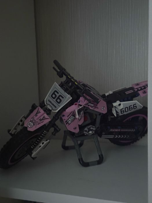 собранное лего (фигурки)