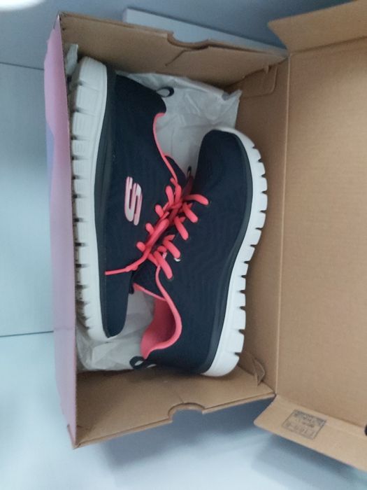 Adidași  skechers