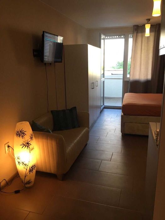 Апартамент, до Общината .