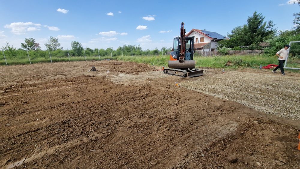 Inchiriere miniexcavator