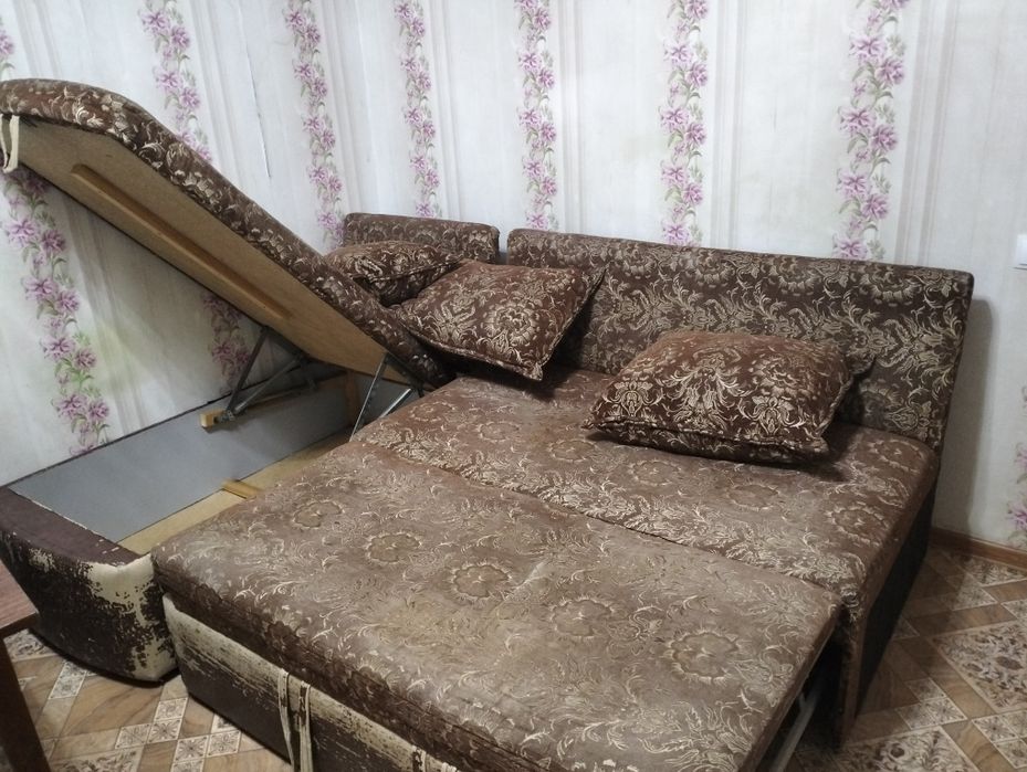 Диван, отдам даром