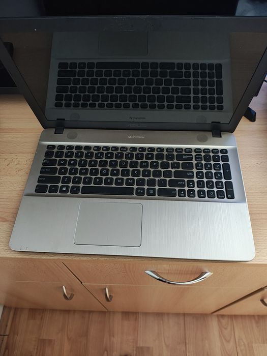 laptop ASUS X541U
