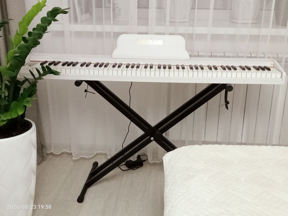Продам цифровое пианино