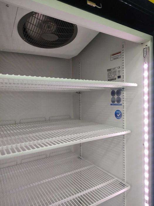 Хладилна витрина