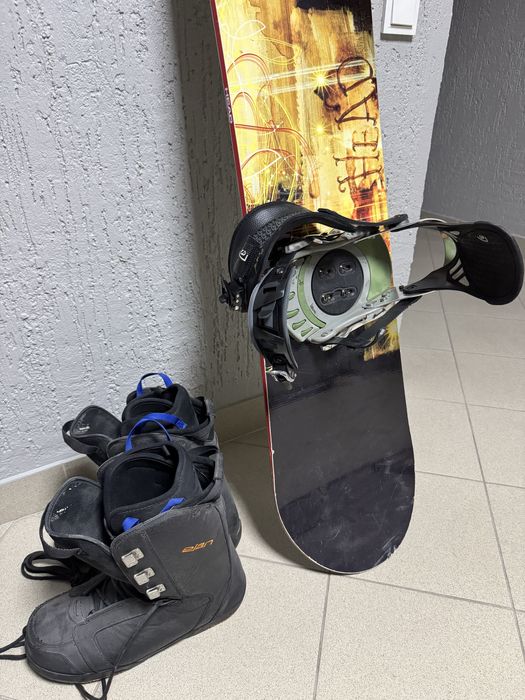 Продам сноуборд и ботинки
