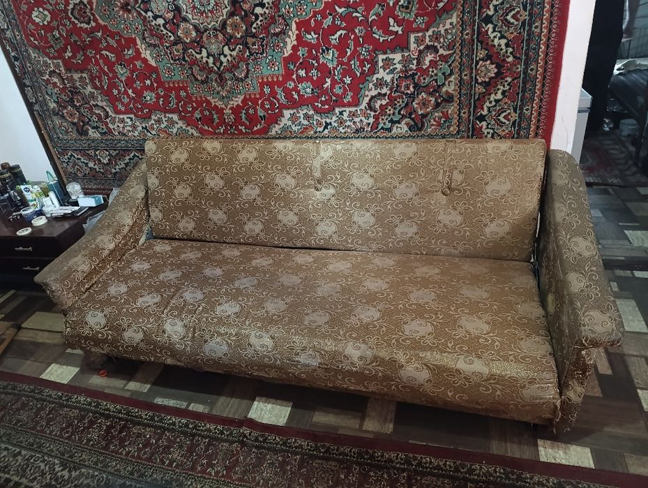 Диван и два кресла