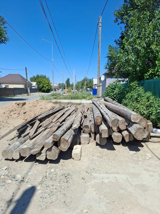 Бревна, доски на крышу
