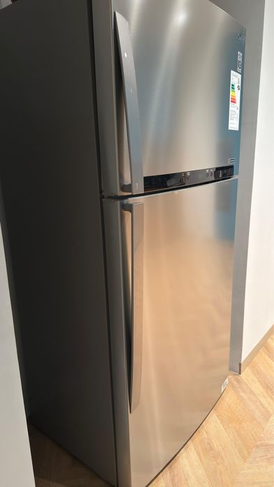 Продам Холодильник LG