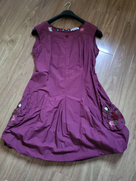 Vând Rochiță Dama