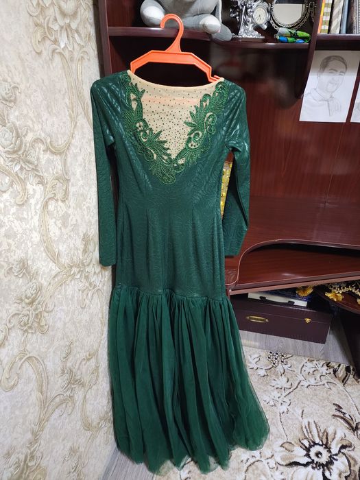 Продам платье новое