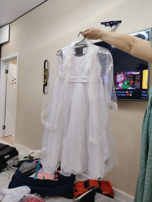 Продам платье на девушке