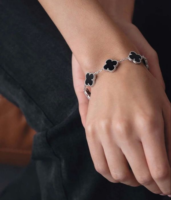 Нова гривна van cleef