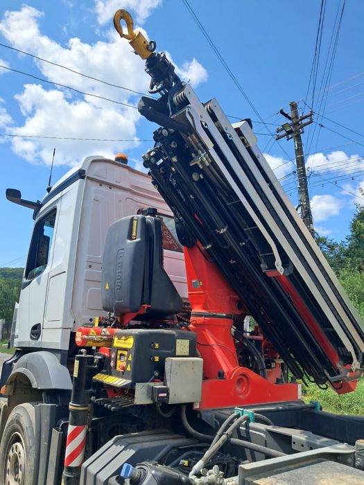 Camion cu macara si sistem container!