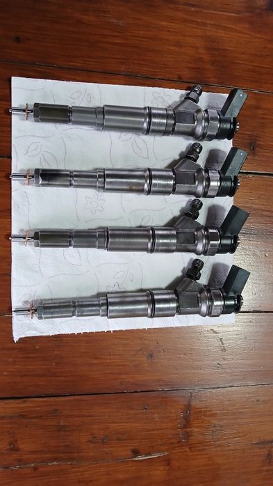 Injectoare 4 Bosch cu garanție e90