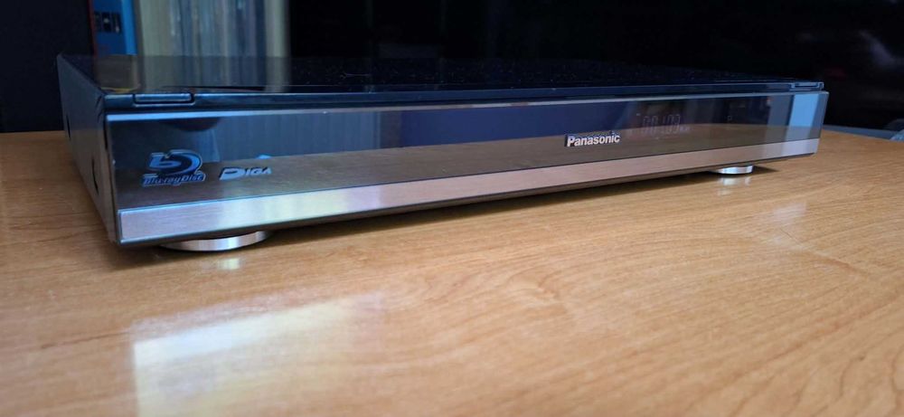 Blu-Ray Panasonic DMR-BST 820 Cu Telecomanda