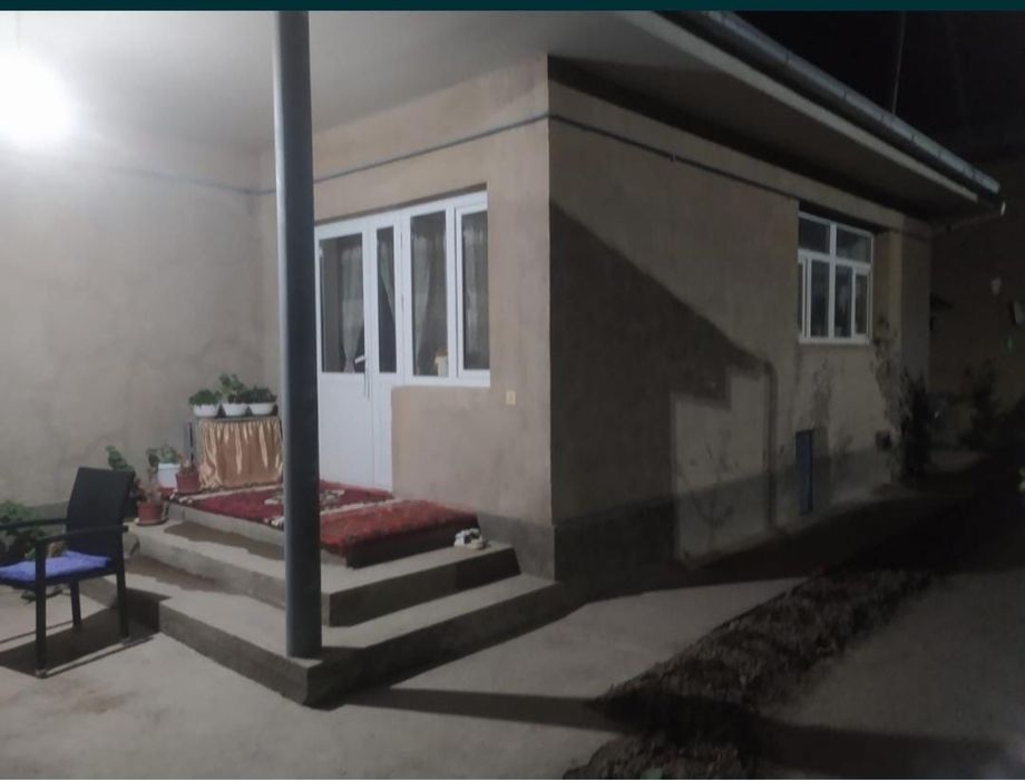 Уй сотилади. Бустонлик тумани Корабой кишлоги(Абай)Найман кучаси 27 уй