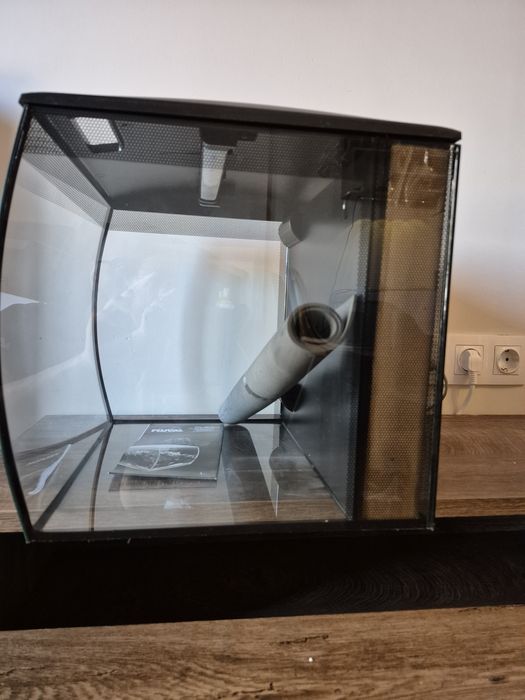 НОВ аквариум сет Fluval Flex 34l.
