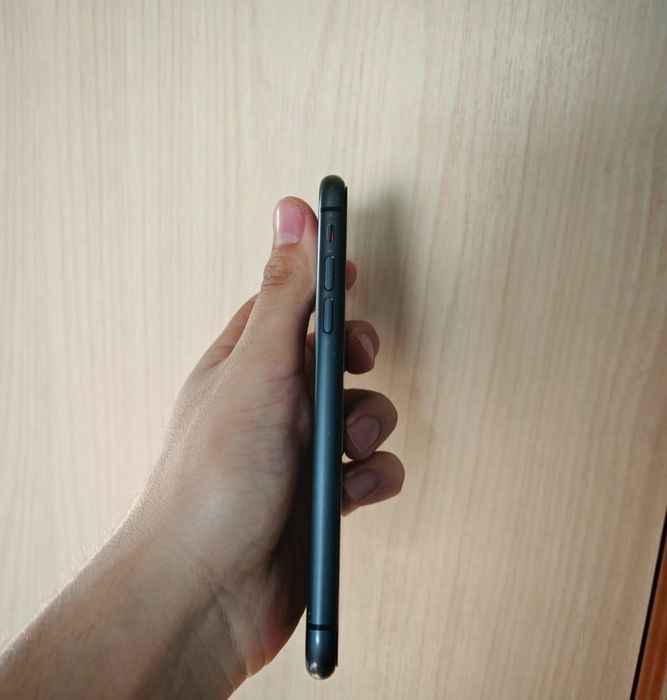 iPhone 11 черный