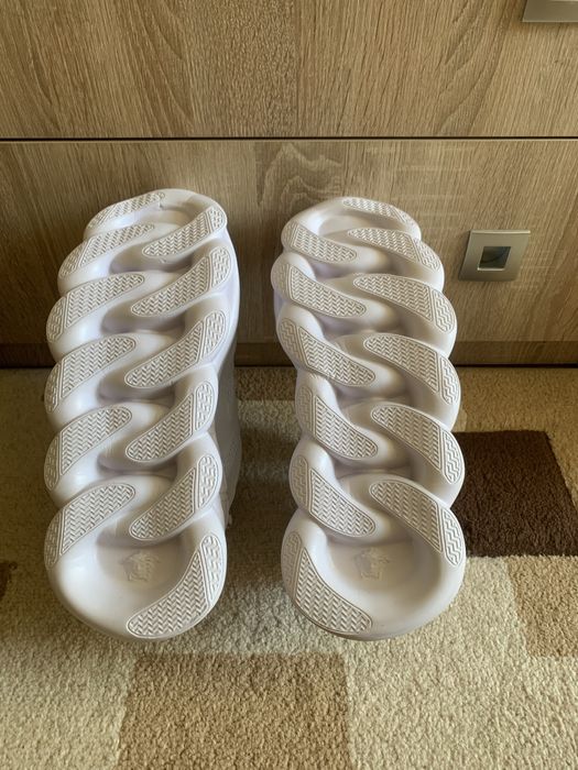 Versace chain reaction full white ,42, 43