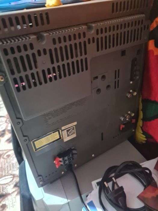 Музыкальный центр сотилади