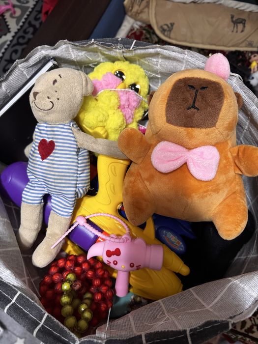 Продам игрушки разные много игрушек